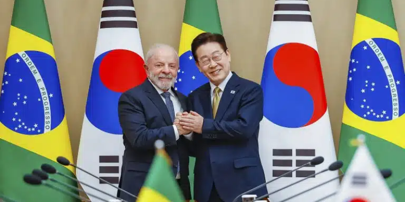 Lula com o presidente sul-coreano Lee Jae Myung (Foto: Ricardo Stuckert)