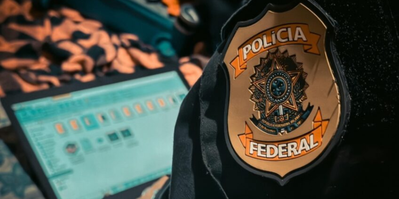 A operação mirou a estrutura financeira e logística transnacional do grupo, investigado por lavar dinheiro e por financiar a compra de armas de fogo