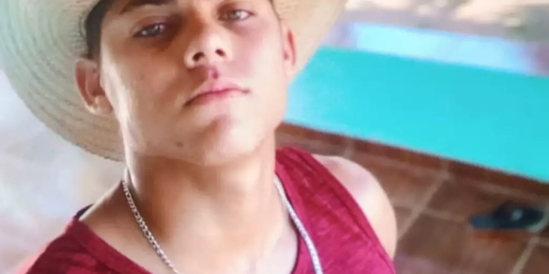 Jonatas Douglas da Silva Oliveira, de 22 anos, assassinado em bar na noite de sábado (Foto: Direto das Ruas)