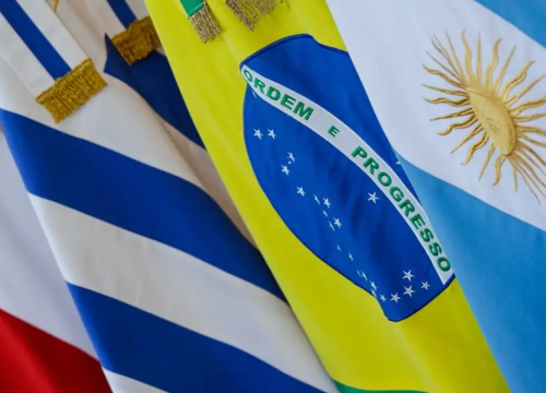 Acordo prevê entrar nos países com Carteira Nacional de Identificação