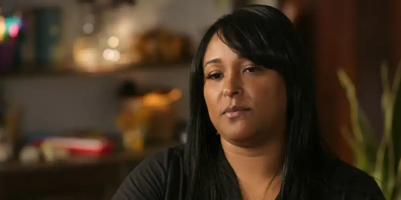 Dayanne no documentário "A Vítima Invisível: O Caso Eliza Samudio" - Imagem - Reprodução/Netflix