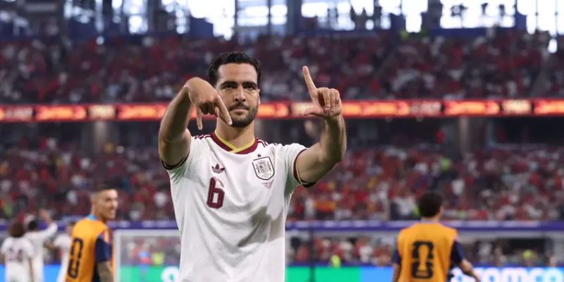 Merino foi o autor do gol da classificação (Foto: Thomas COEX / AFP)