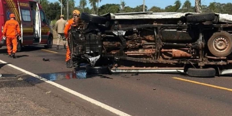 Acidente aconteceu no km 544 da rodovia, entre os postos Arara Azul e Saramandaia
