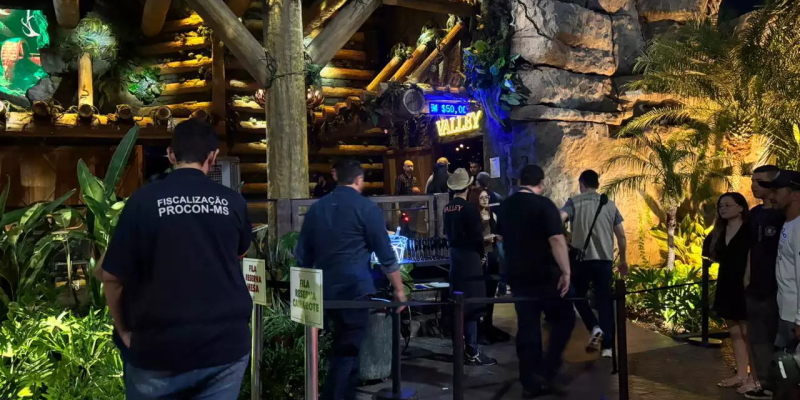Fiscalização na balada na última na noite de sábado - Imagens - Gabi Cenciarelli