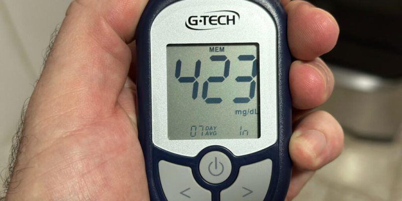 Sentir uma sede intensa, constante e a boca seca mesmo após beber água, é um dos sinais mais característicos do diabetes
