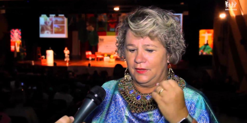 Maria Aparecida conheceu o mundo com viagens bancadas pela OMEP. Imagem - O Jacaré/Arquivo)