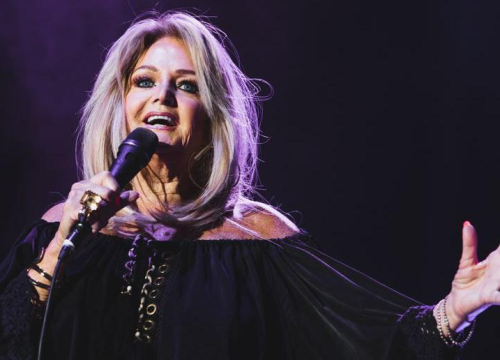 Bonnie Tyler morreu aos 75 anos após ser submetida a uma cirurgia de emergência no intestino em Portugal - Getty Images