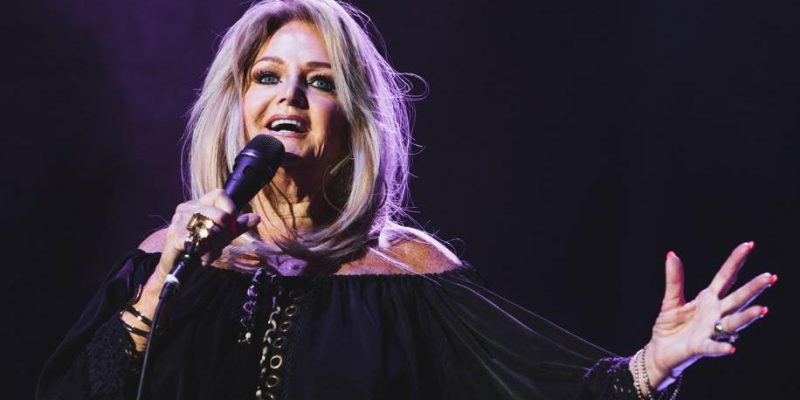 Bonnie Tyler morreu aos 75 anos após ser submetida a uma cirurgia de emergência no intestino em Portugal - Getty Images