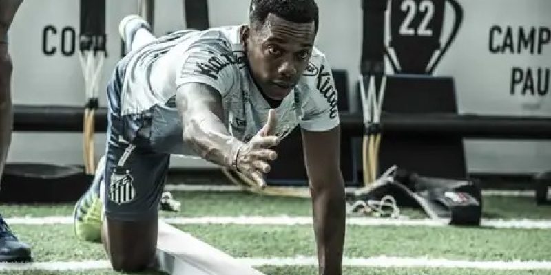 Ex-jogador Robinho foi condenado a nove anos de prisão por estupro na Itália - Ivan Storti/ Santos FC