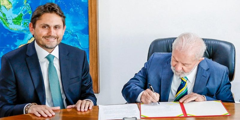 Juscelino Filho (União Brasil), e o presidente Lula, em foto de janeiro do ano passado (Ricardo Stuckert/PR)