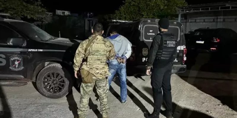 Momento em que Rodrigo(Catitu) foi preso por equipes policiais (Foto: Divulgação | PCMS)