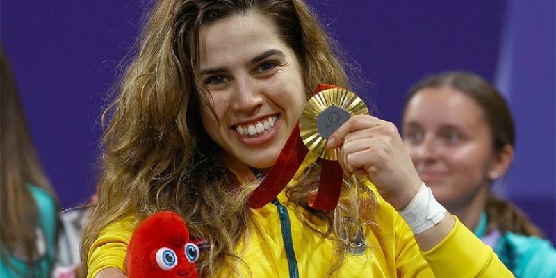 Na estreia em Jogos Paralímpicos, Carol Moura venceu grega, iraniana e francesa