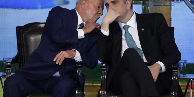 O presidente Lula e o presidente do Senado, Rodrigo Pacheco — Foto: Cristiano Mariz