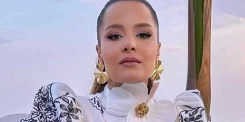 Maiara revela cinturinha em vestido exuberante - Reprodução/Instagram