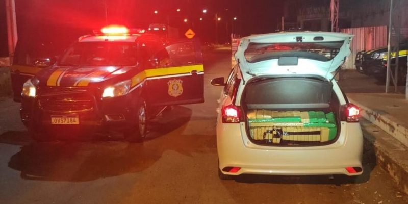 Carro roubado no Rio estava sendo usado para levar maconha à praia mais famosa do país