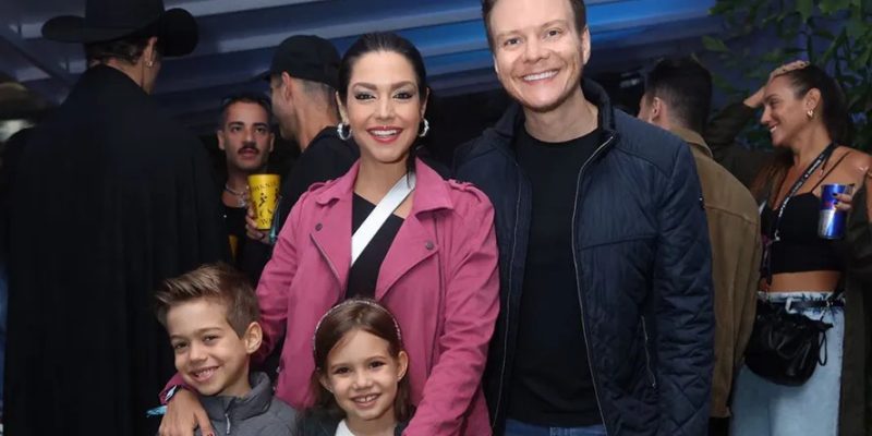 Thais Fersoza e Michel Teló com os filhos, Melinda e Teodoro