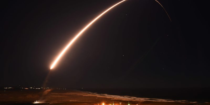 Teste de míssil balístico dos EUA na Califórnia - Ringo Chiu / AFP