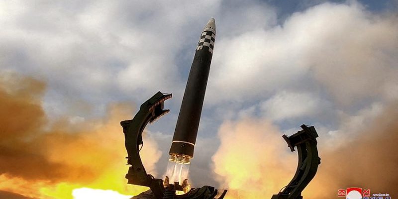missil-balistico-intercontinental-icbm-e-lancado-na-coreia-do-norte-1668865019208_v2_900x506