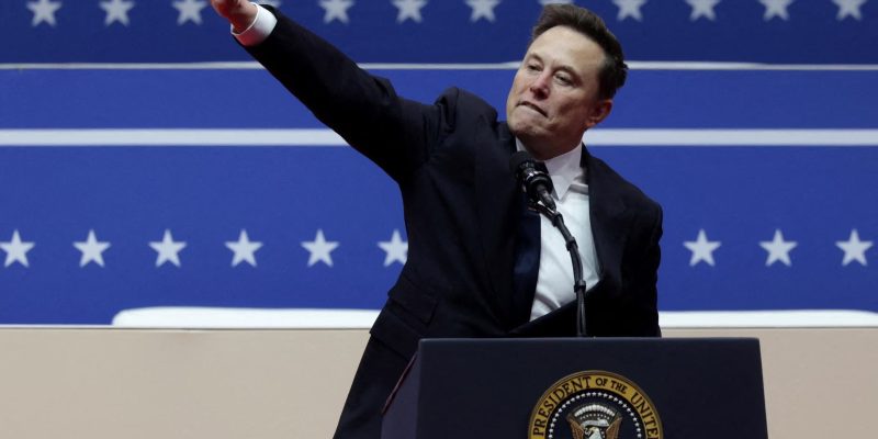 Gesto de Musk gera polêmica durante fala do bilionário em evento da posse de Trump