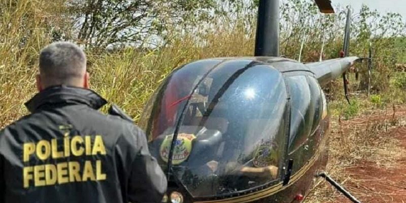 Aeronave foi perseguida por helicópteros da polícia e pousou após ser atingida por tiros