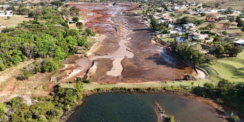 O local próximo de onde ocorreu o rompimento está parcialmetne interditado