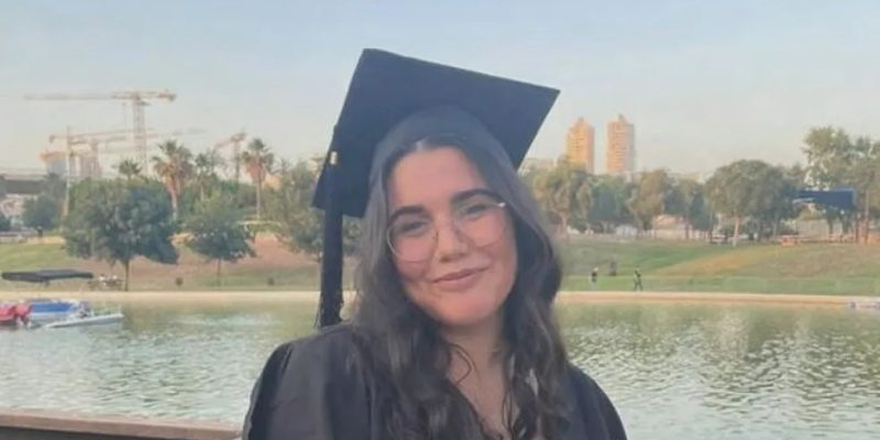 A israelense Noa Marciano, que morreu após ser sequestrada pelo Hamas, em foto de arquivo — Foto: Reprodução/ TV Globo