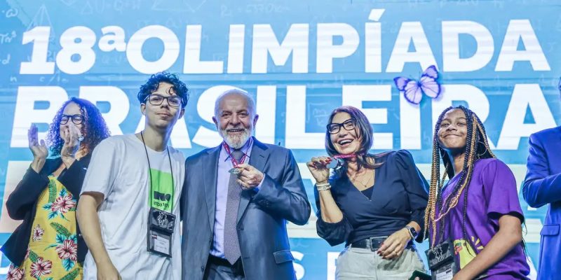 Presidente e primeira-dama recebem medalha de ouro da Obmep