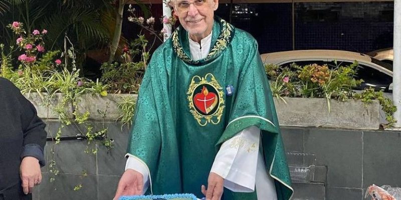 Pároco, que comanda ações sociais com moradores de rua, recebeu apoio de famosos -  Instagram @padrejulio.lancellotti