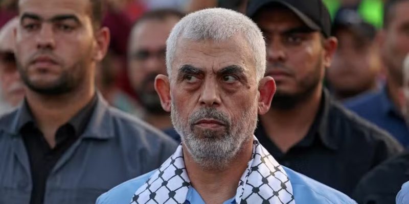 Yahya Sinwar é apontado como o maior responsável pelos ataques de 7 de outubro a Israel — Foto: MAHMUD HAMS / AFP