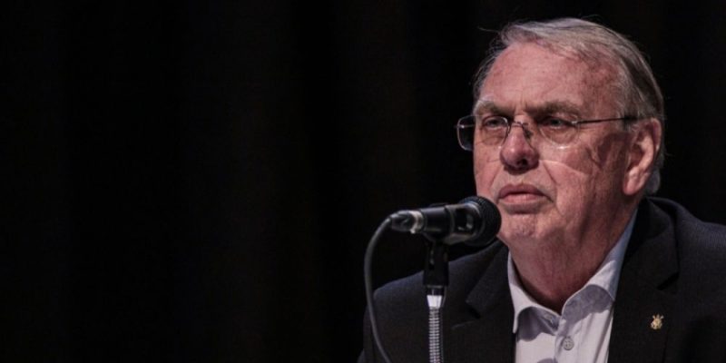 Oficialmente no poder, ele agora tem missões imediatas para justificar a confiança depositada nele