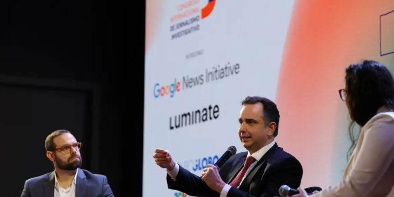 Para ele, autores devem ser classificados como "traidores da pátria" - Imagem - Rovena Rosa