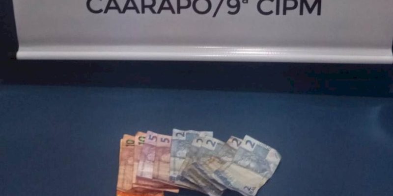 A droga e o dinheiro que apreendidos pela polícia. Foto: PM de Caarapó/Divulgação