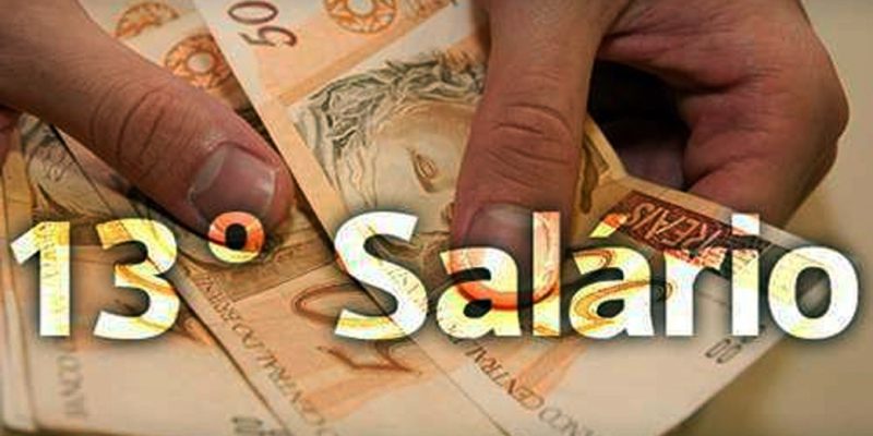 O benefício é calculado com base na soma dos salários bruto