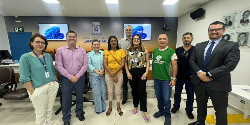 Também vamos defender o direito de paridade dos servidores inativos", ponderou o Dr. Victor Rocha