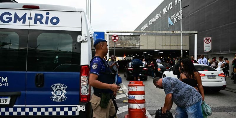 Rodoviária foi esvaziada para tentativa de negociação com sequestrador - Imagem - Pablo Porcinuncula