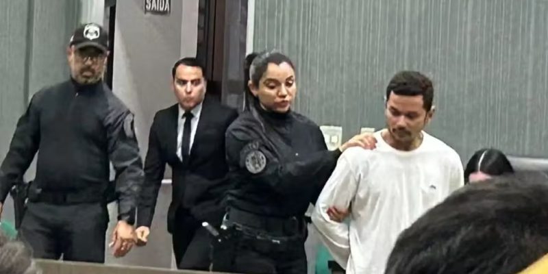 Momento em que Maranhão chega para o julgamento. — Foto: Cristiano Arruda
