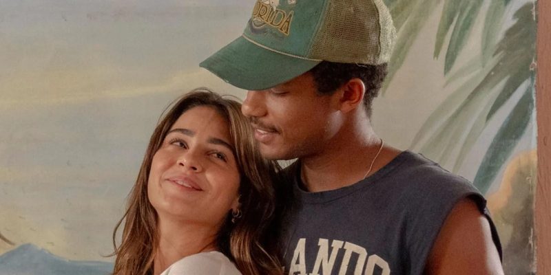 Sandra (Giullia Buscacio) e João Pedro (Juan Paiva)