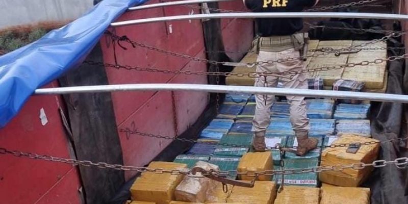 Droga seria entregue em Curitiba (Foto: Divulgação/PRF)