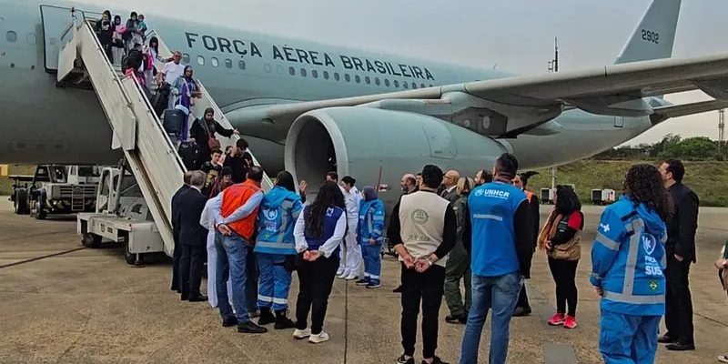 A logística envolve o uso de aeronaves e servidores da FAB, além do trabalho de articulação via Itamaraty - Imagens FAB / Divulgação