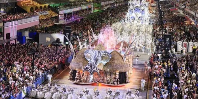 Desfile da Imperatriz Leopoldinense na Marquês de Sapucaí no Carnaval 2025 - Foto: Marco Terranova/Riotur