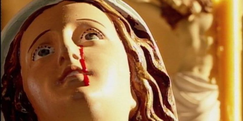 Imagem ilustrativa de santa 'chorando sangue' - Reprodução / Redes sociais