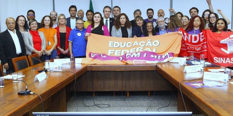 Ministra da Gestão e da Inovação, Esther Dweck, durante assinatura de acordos - Foto: Adalberto Marques