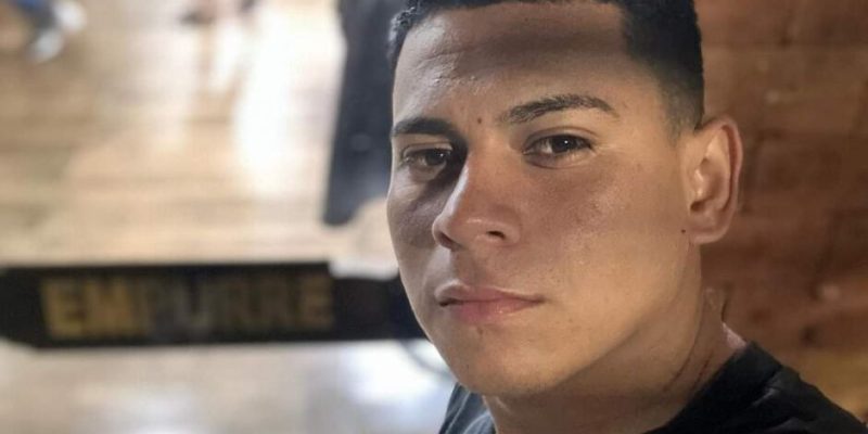 Semilton do Prado Filho, de 22 anos, que pilotava uma moto e atingiu violentamente um caminhão