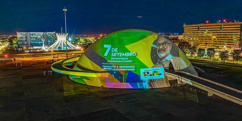 Projeção no Museu Nacional da República destaca o tema do Desfile de 7 de Setembro: “Democracia, soberania e união”