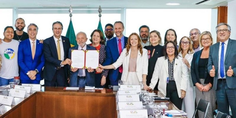 A cerimônia aconteceu no Palácio do Planalto, em Brasília (DF)