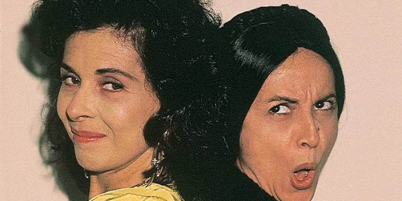 A trama de 1989 conta com muito humor, temas atemporais, trilha sonora de invejar e um elenco de peso