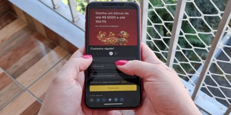 A mulher passa a ser investigada por falsa comunicação de crime