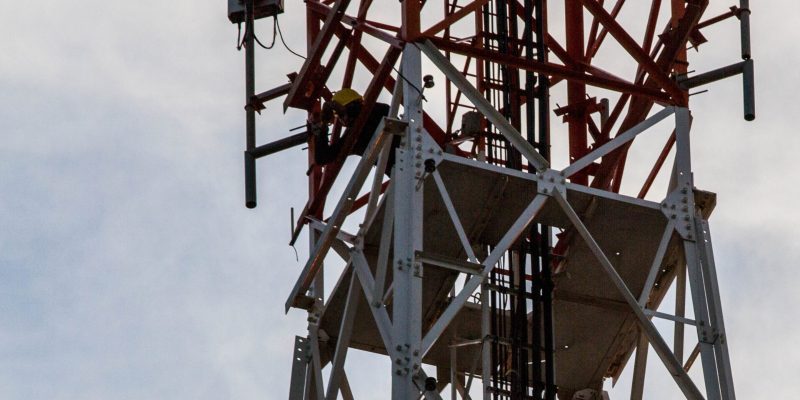 Ele estava visivelmente alcoolizado e subiu na torre para dormir