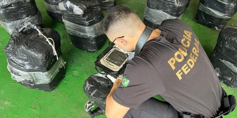 Equipes de cães farejadores fizeram uma varredura dos 13 andares da embarcação