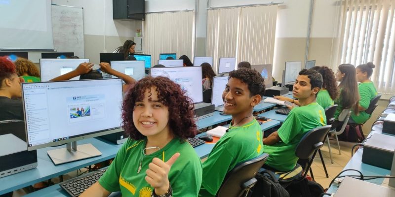Jovens em Três Lagoas saem preparados para enfrentar o mercado de trabalho (Foto: divulgação)
